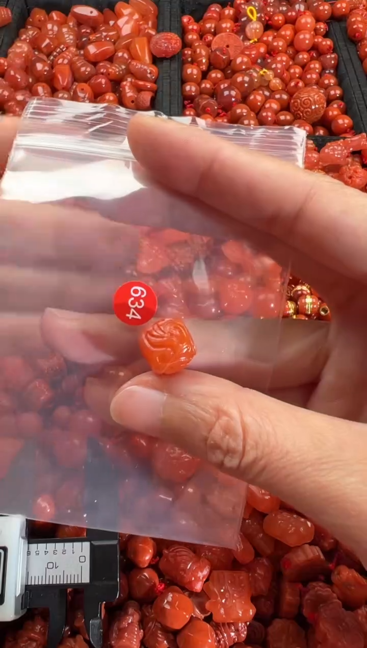 【闪购商品】南红玛瑙颈饰未镶嵌1