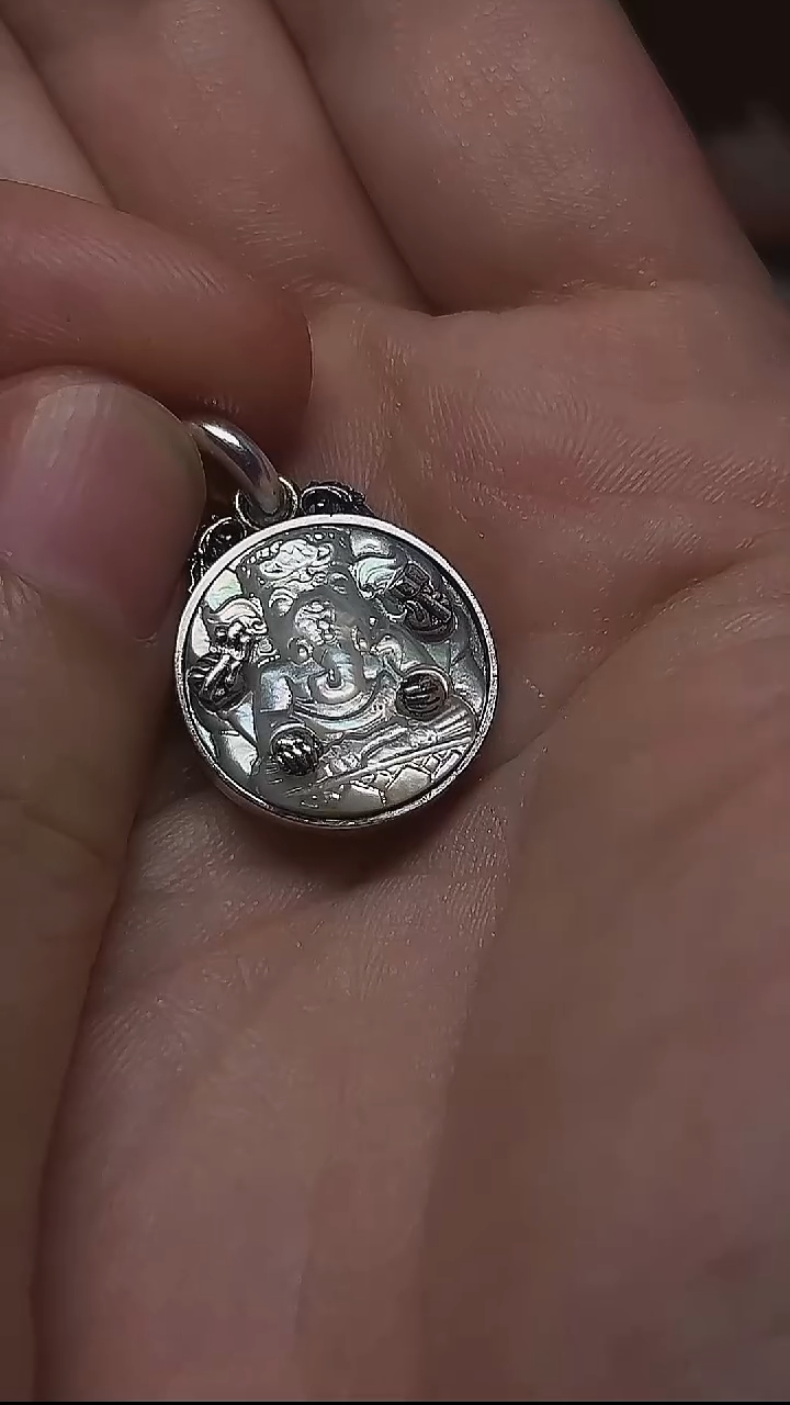贝壳其他四臂象神吊牌20mm   