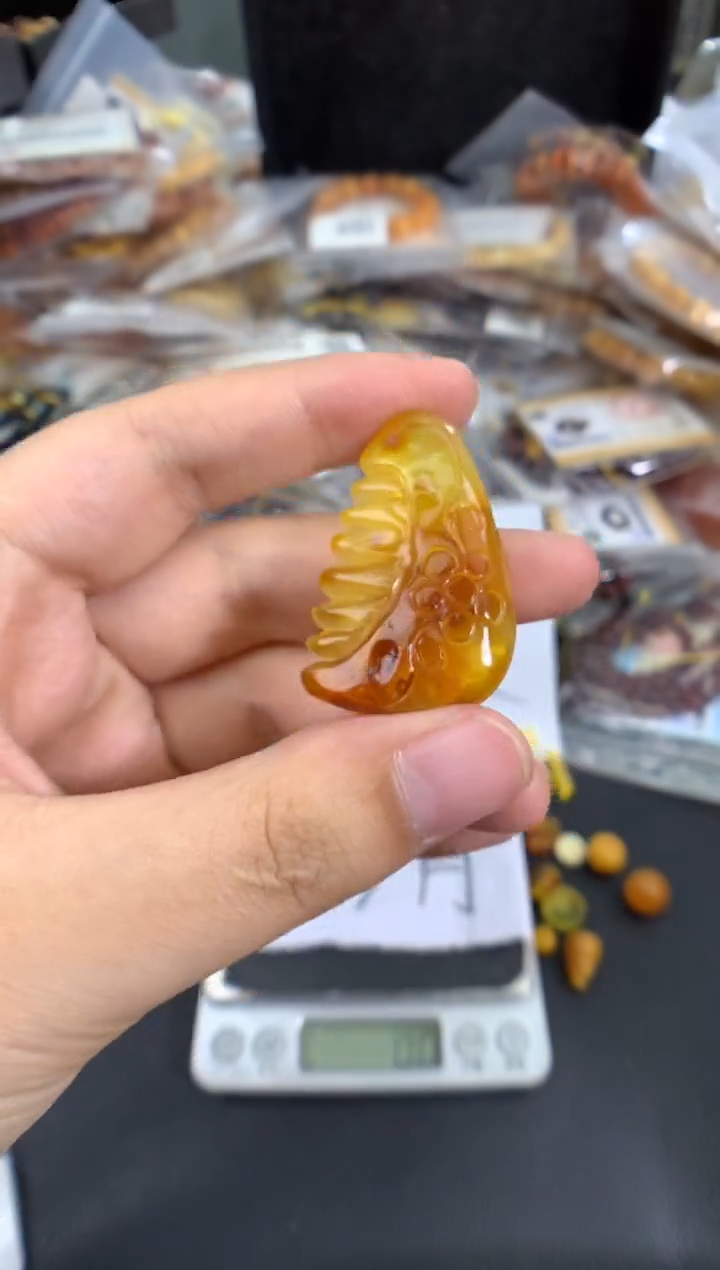 琥珀未镶嵌珠宝奇石1