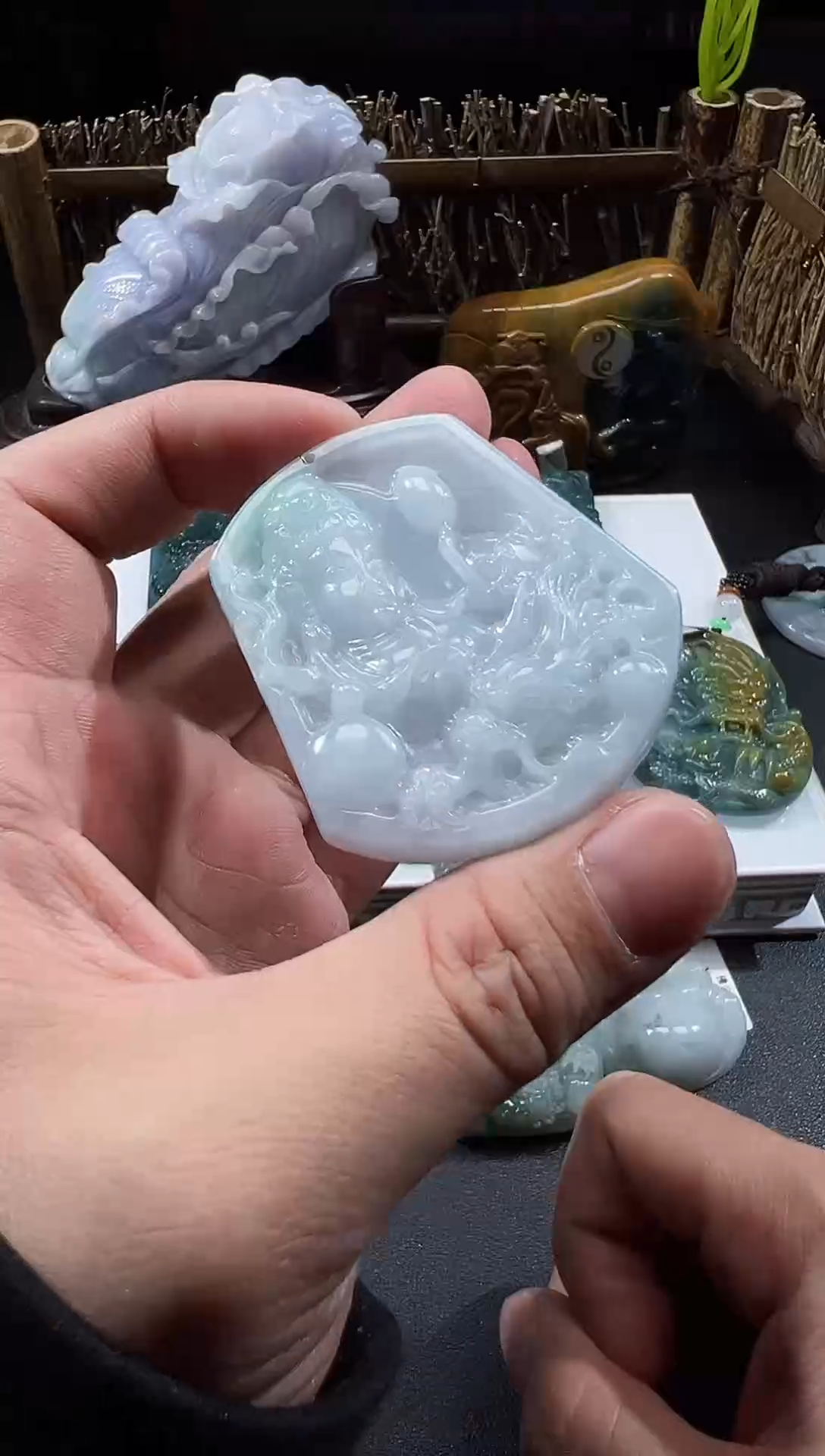 【闪购商品】翡翠颈饰未镶嵌天然A货翡翠（多样性发）观音