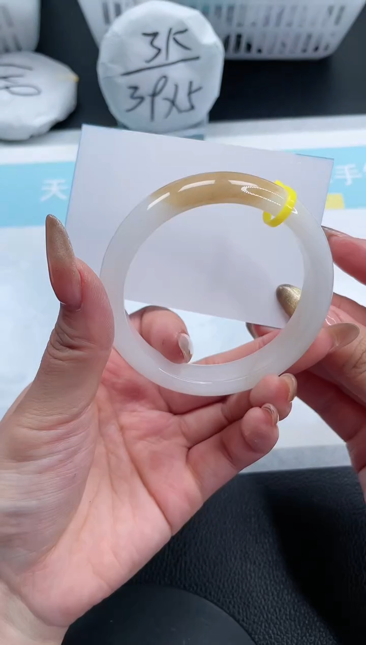 【闪购商品】石英质玉手镯未镶嵌20S244-56