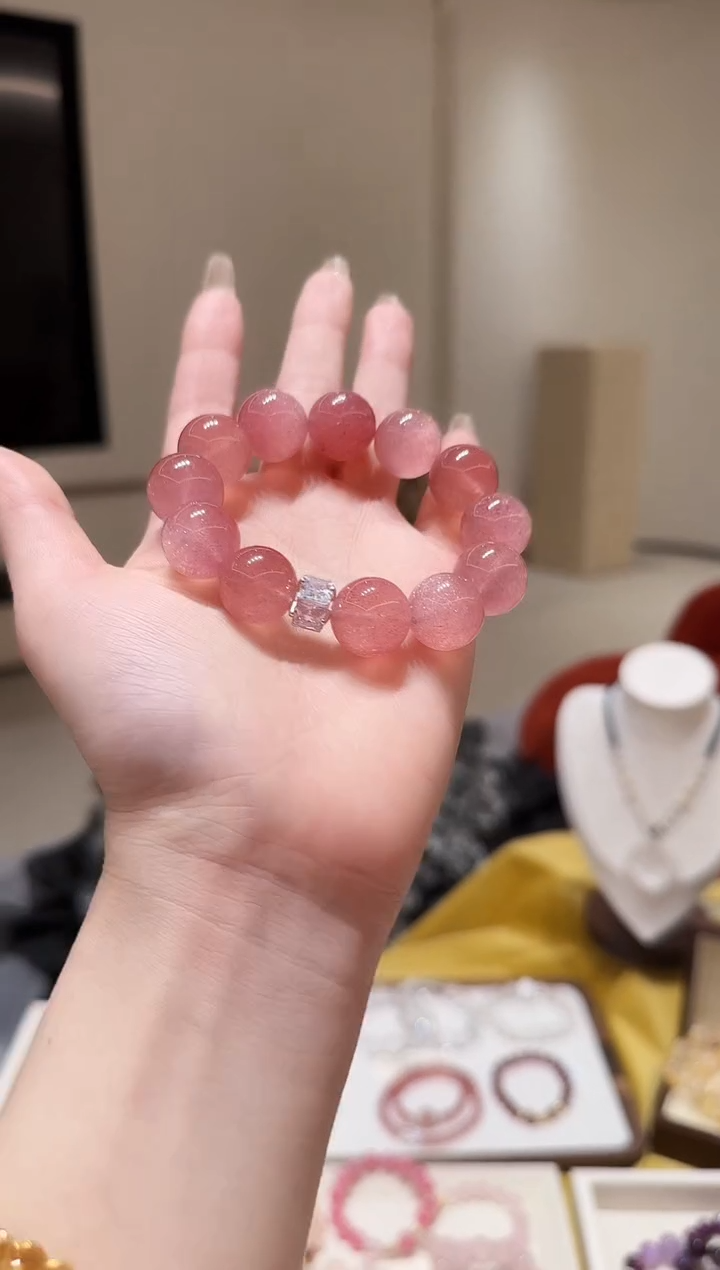 【闪购商品】水晶手串合金天然星光草莓晶水晶手串