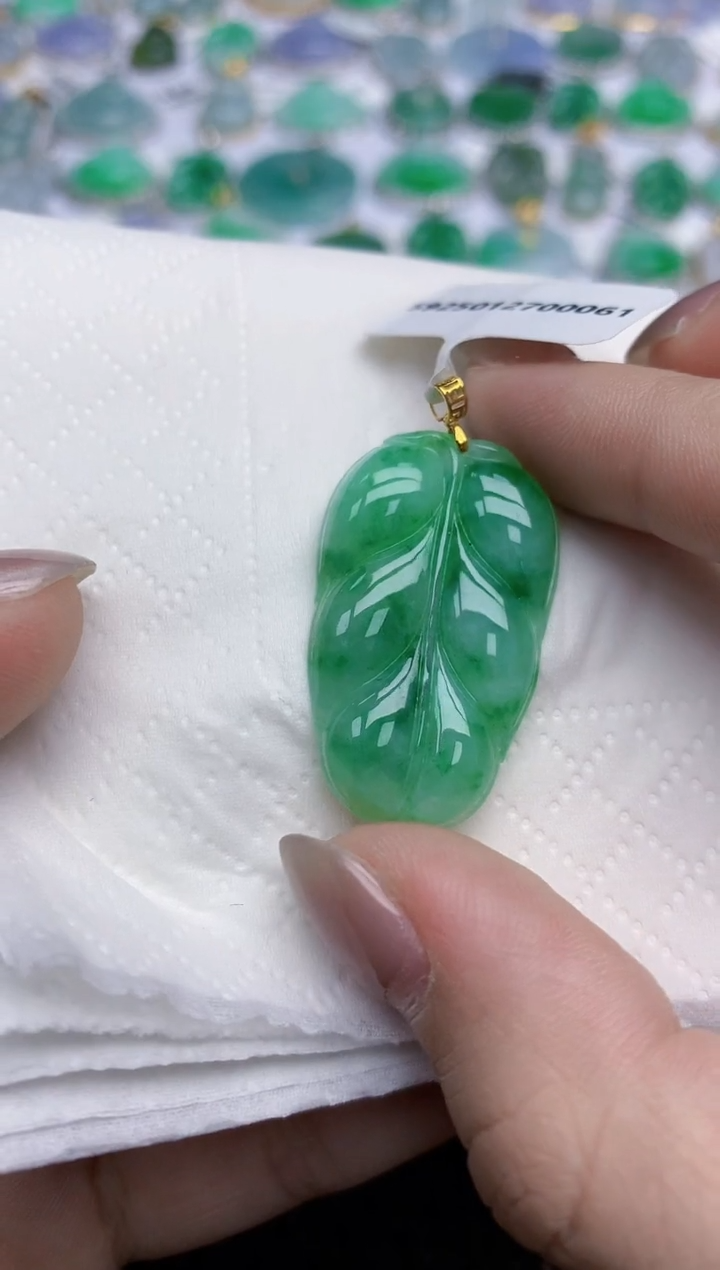 【闪购商品】翡翠颈饰18K金镶嵌天然翡翠A货