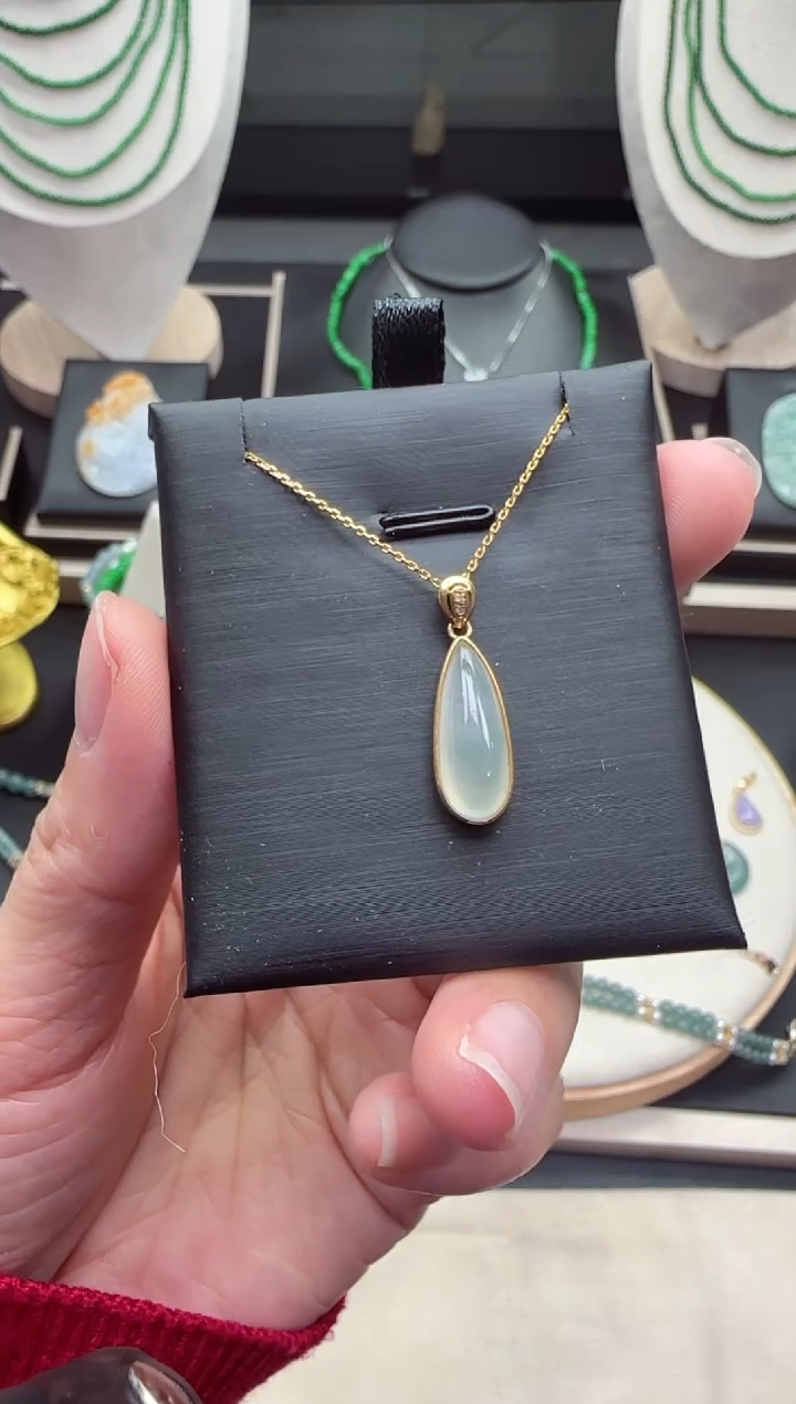 【闪购商品】翡翠吊坠(不含链)18K金镶嵌【海莎一口翠】翡翠挂件1