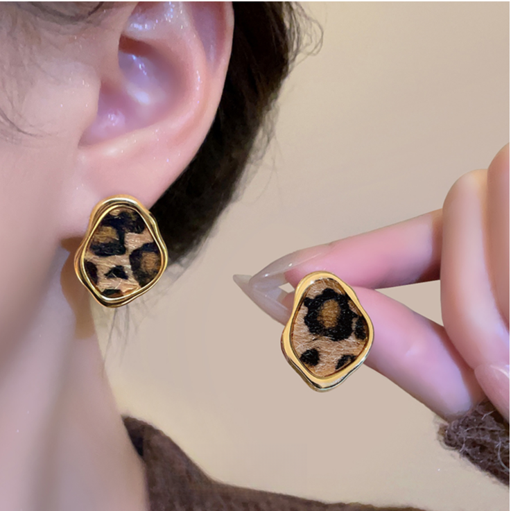 铜合金耳饰 秋冬式气质豹纹不规则几何耳钉独特马毛斑点耳环耳饰
