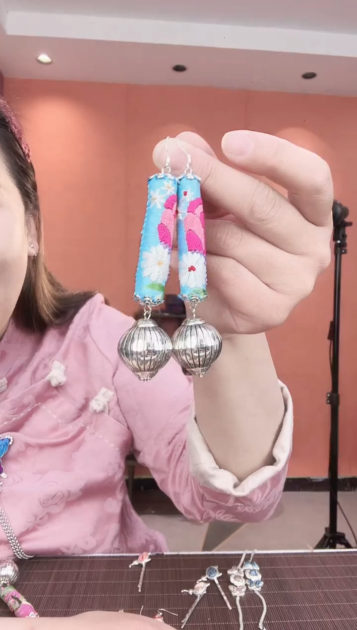 【闪购商品】织绣非遗手工刺绣耳环