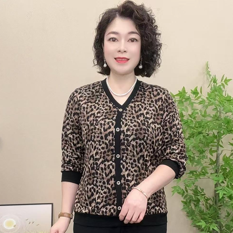 长袖妈妈装秋季豹纹宽松显瘦时尚中老年女装小衫气质百搭洋气女士