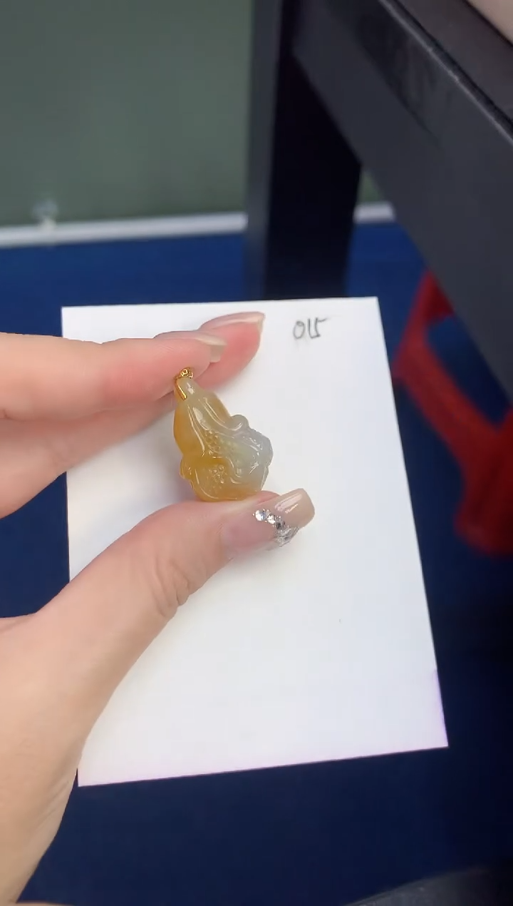 颈饰18K金镶嵌翡翠天然缅甸a货翡翠