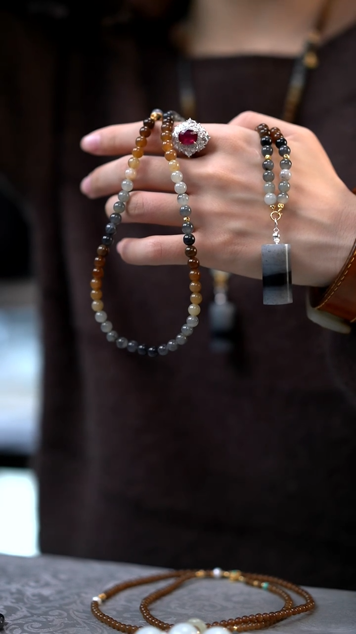 项链未镶嵌和田玉青花吊坠 三色楼兰链子