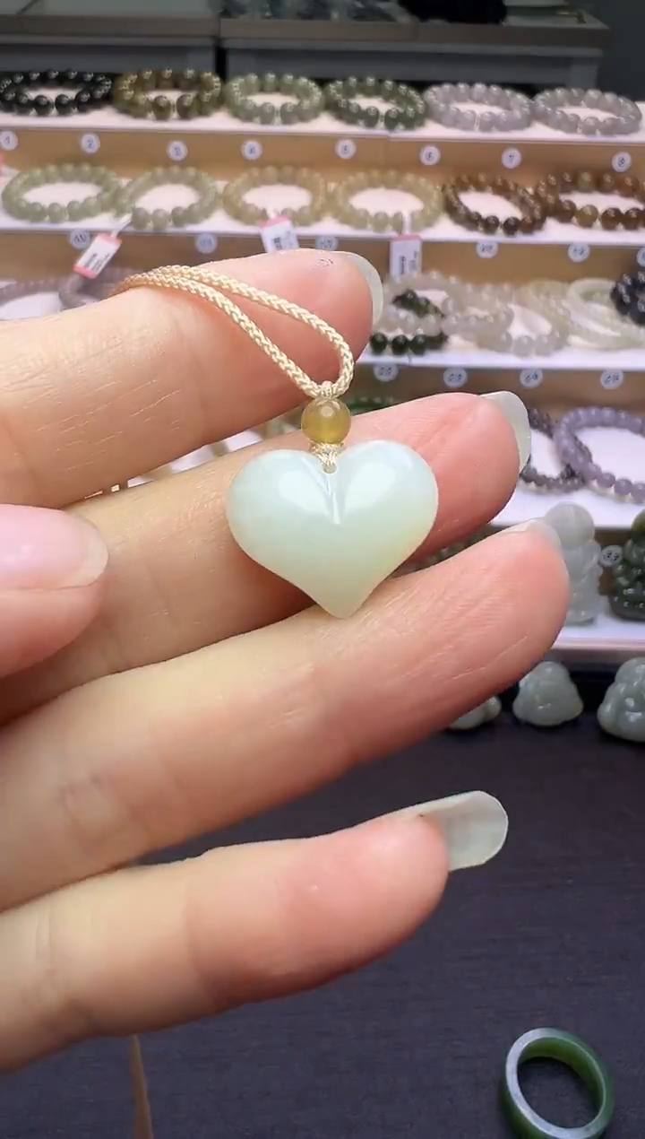 颈饰未镶嵌和田玉126号链接约卡15*17*9有瑕疵