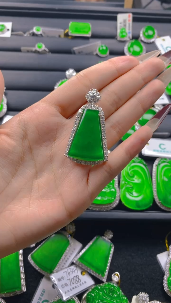 【闪购商品】翡翠颈饰银S925镶嵌11111111