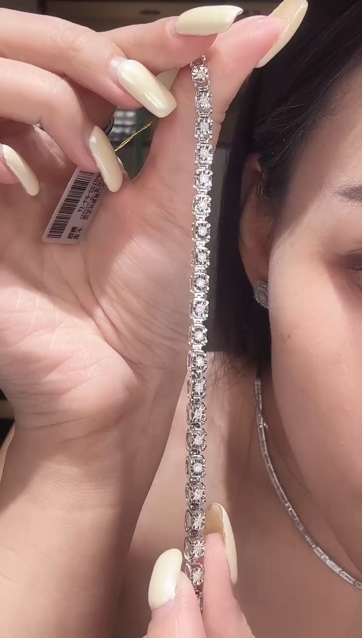 铂Pt950镶嵌手链钻石牛头手链