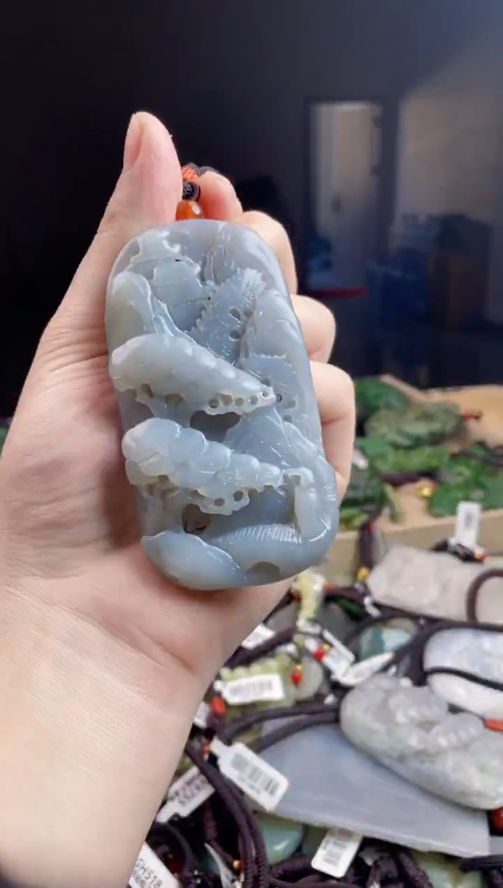颈饰未镶嵌和田玉1