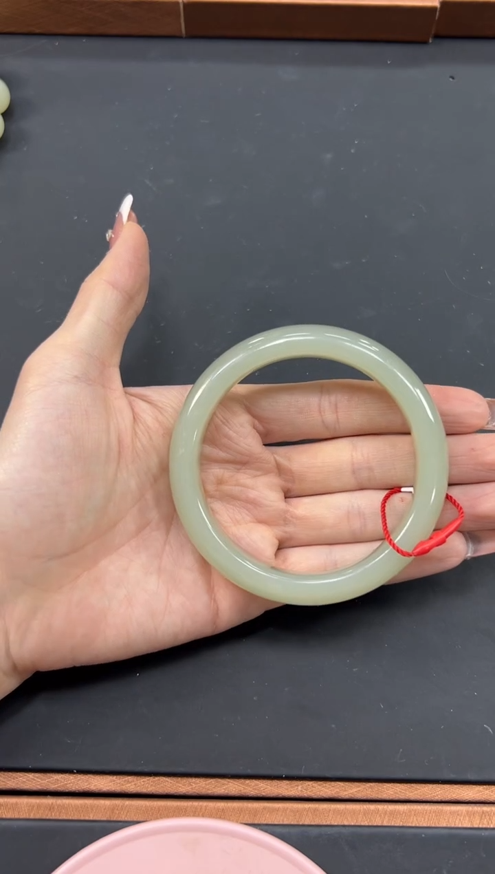 【闪购商品】和田玉手镯未镶嵌且末微色差近矿61+手镯