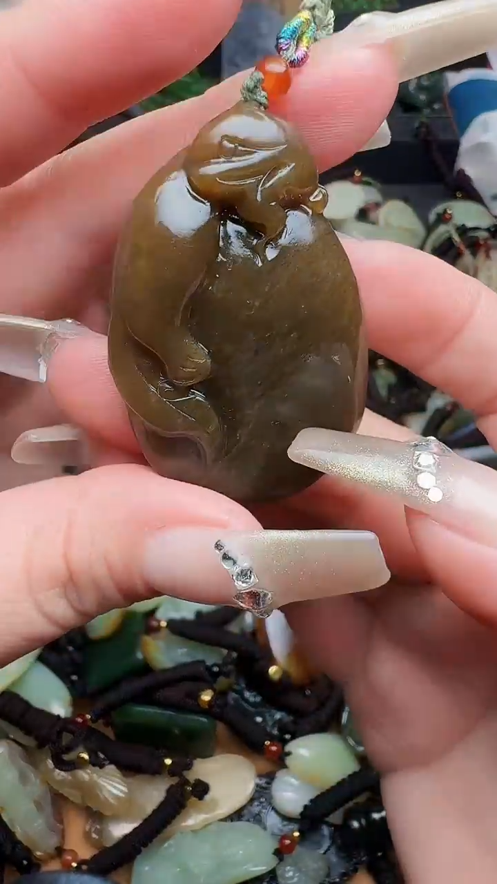 【闪购商品】和田玉颈饰未镶嵌貔貅抱球