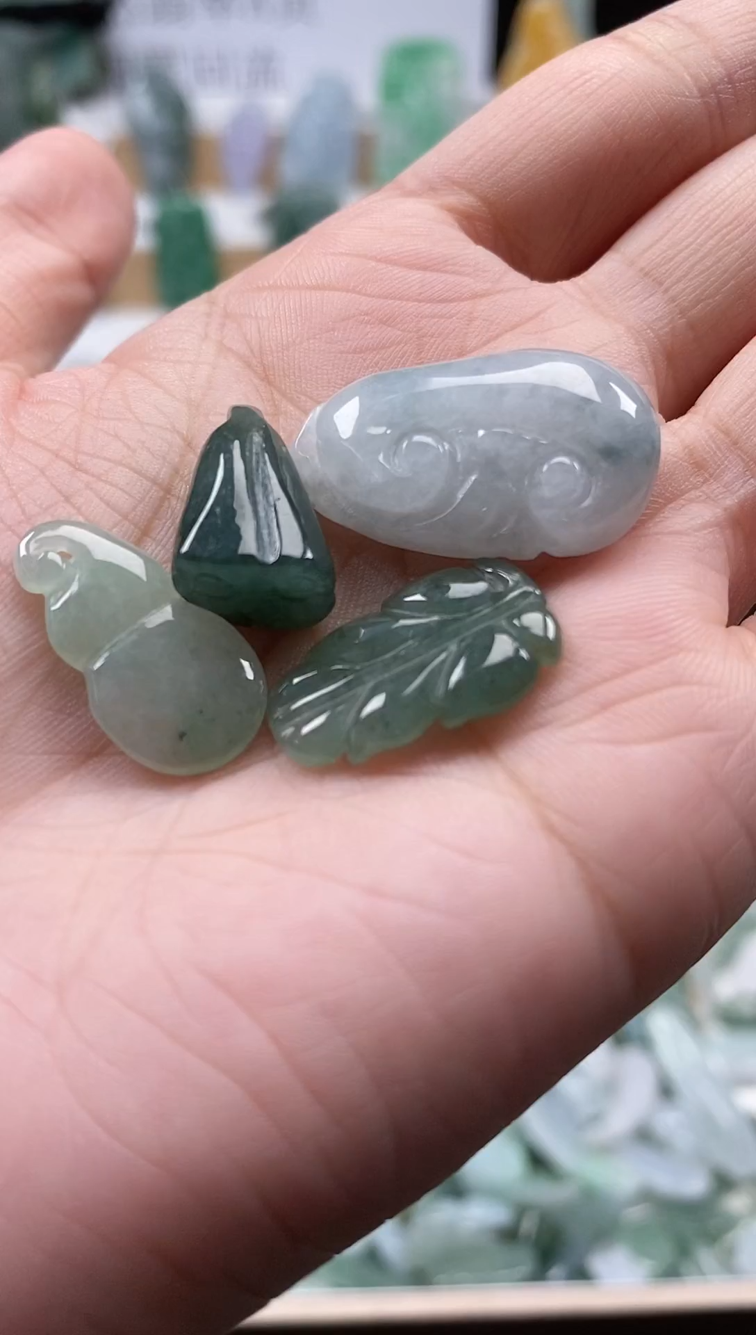 翡翠未镶嵌颈饰吊坠55