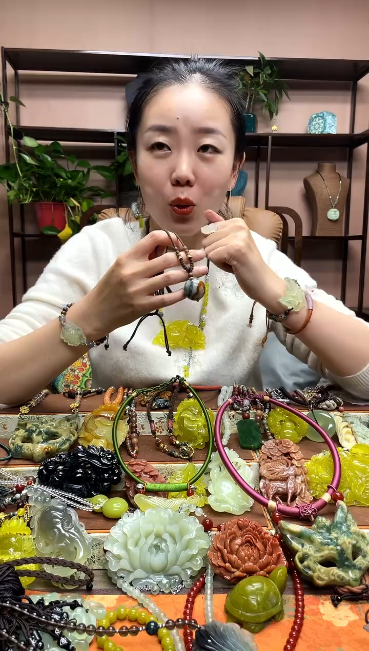 未镶嵌岫玉吊坠·