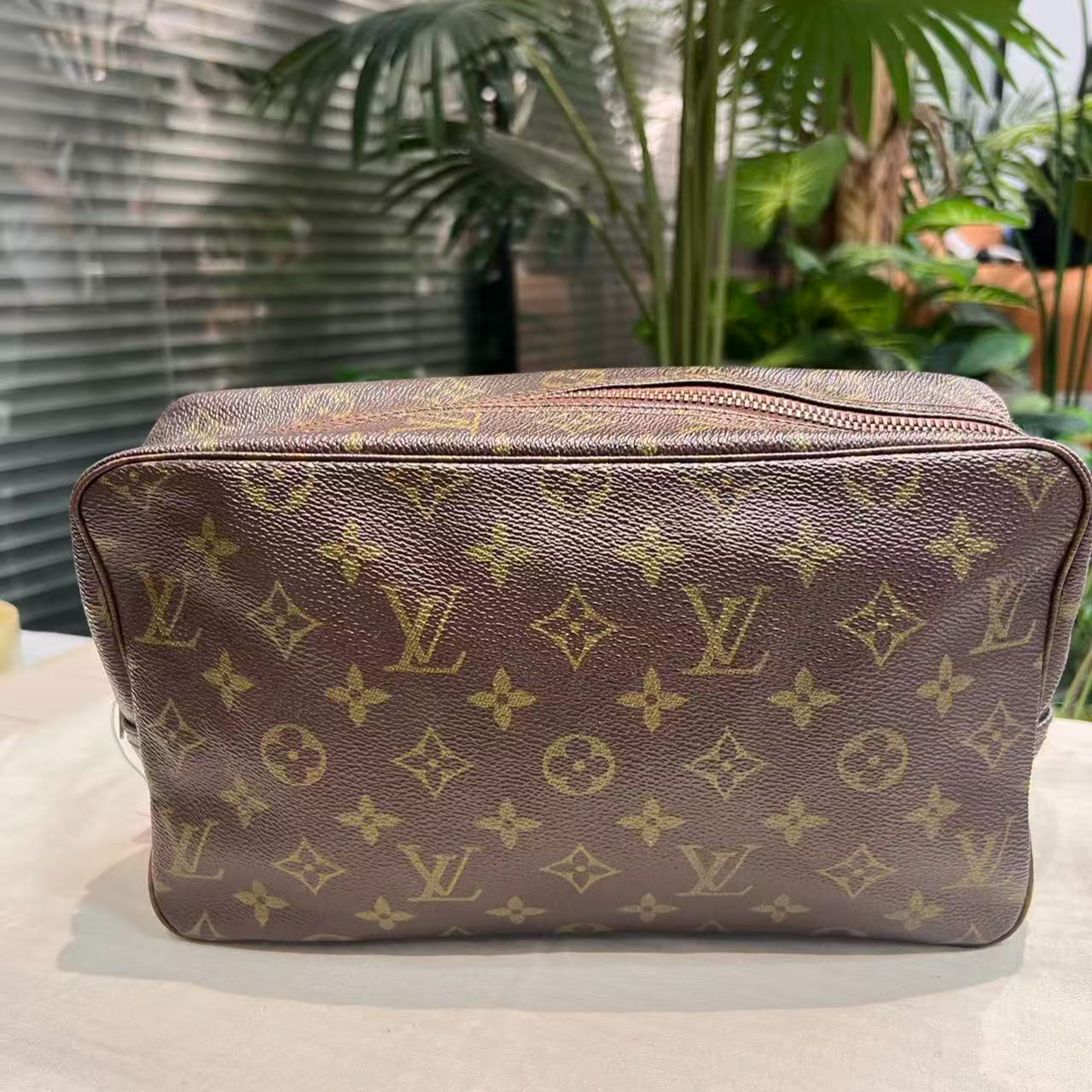 95新 LouisVuitton/路易威登 LV洗漱包手拿包/MNH