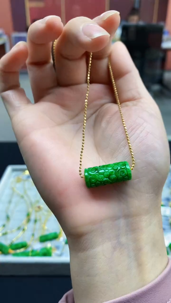 颈饰未镶嵌翡翠吊坠-38