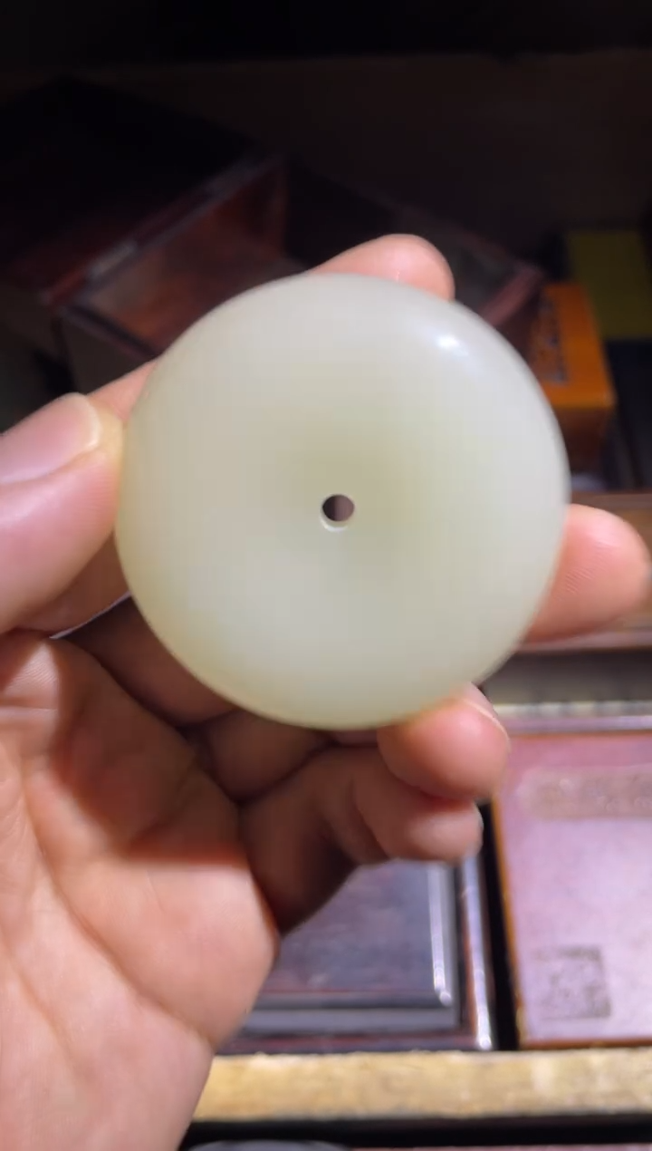 和田玉未镶嵌颈饰白玉平安扣1件