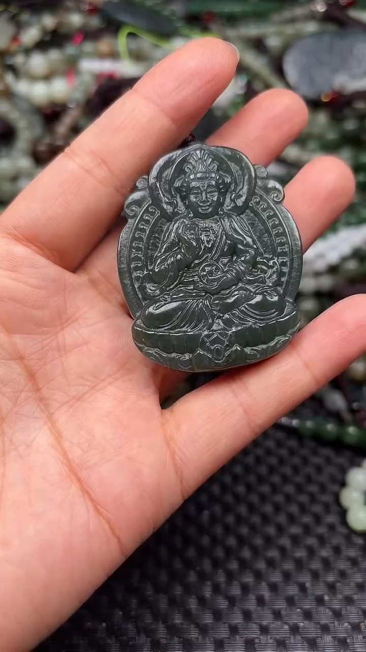 和田玉未镶嵌颈饰1