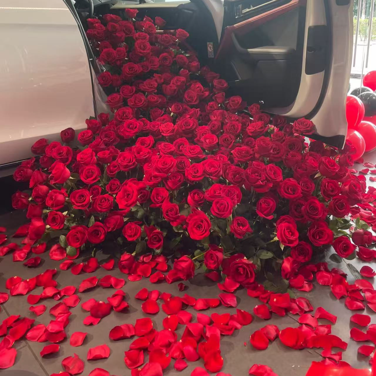 【爱如潮涌】鲜花瀑布舞台餐桌汽车交车仪式婚礼订婚同城上门装饰