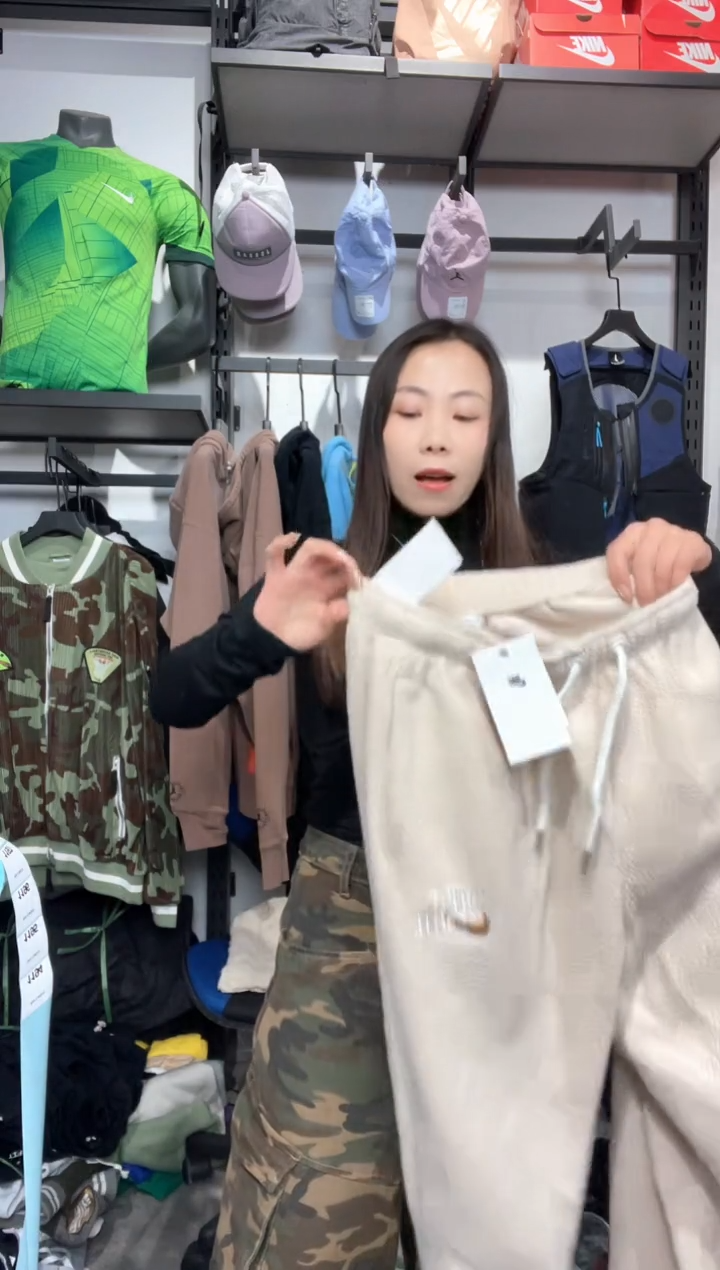 1194 闪购编码  运动卫衣裤以直播间过款为准 尺码. M 160
