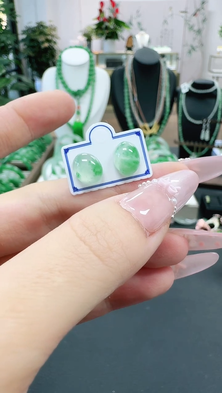 未镶嵌1石英质玉（非洲翠）/0641