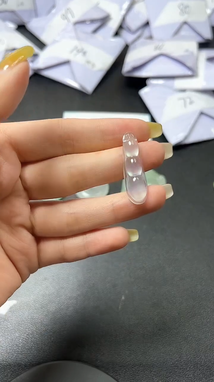 翡翠未镶嵌颈饰时尚精品 一物一拍