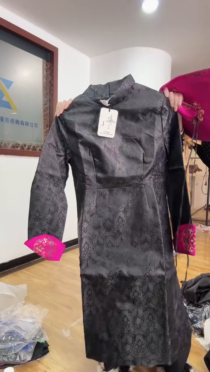 连衣裙       2XL码    125-135斤