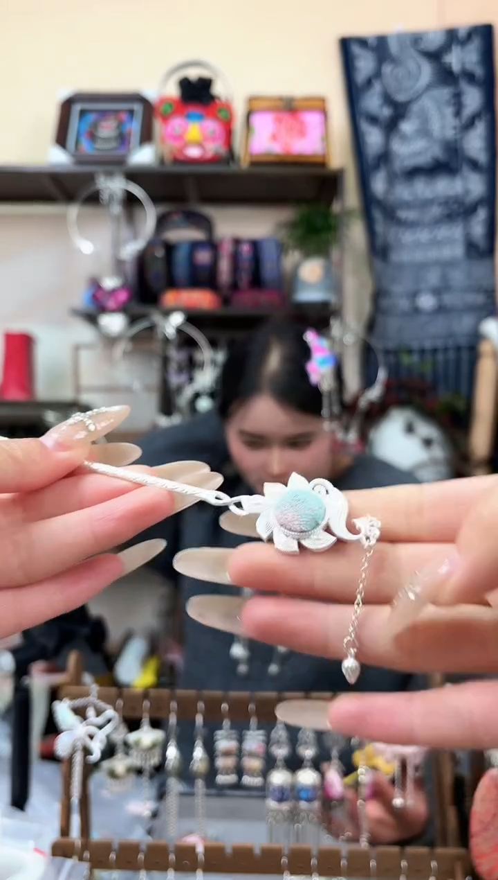 织绣民族风非遗老绣苗银饰品306