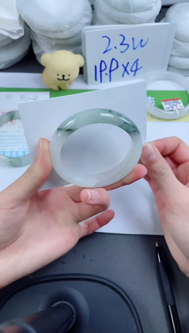 【闪购商品】石英质玉手镯未镶嵌179-52.3