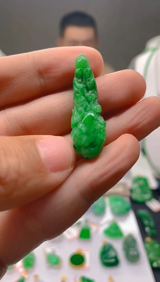 【闪购商品】翡翠颈饰未镶嵌新号开播，全场乱卖