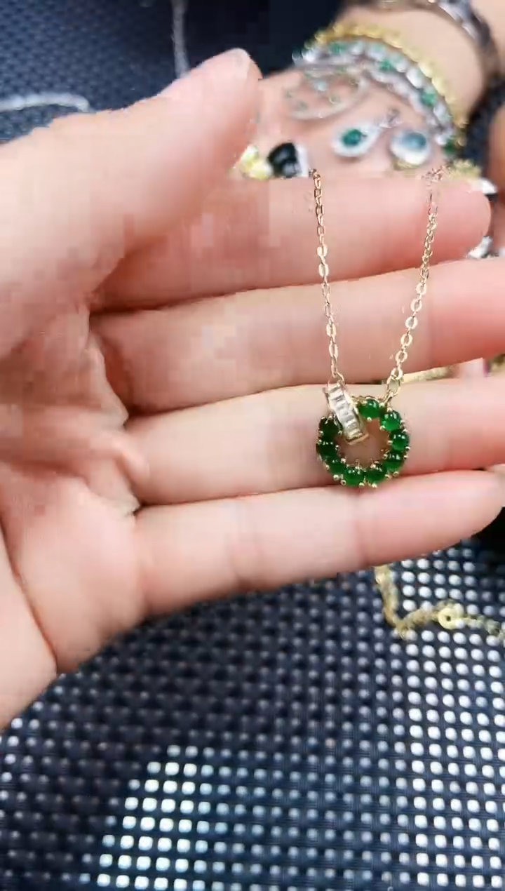 【闪购商品】翡翠颈饰未镶嵌11111111
