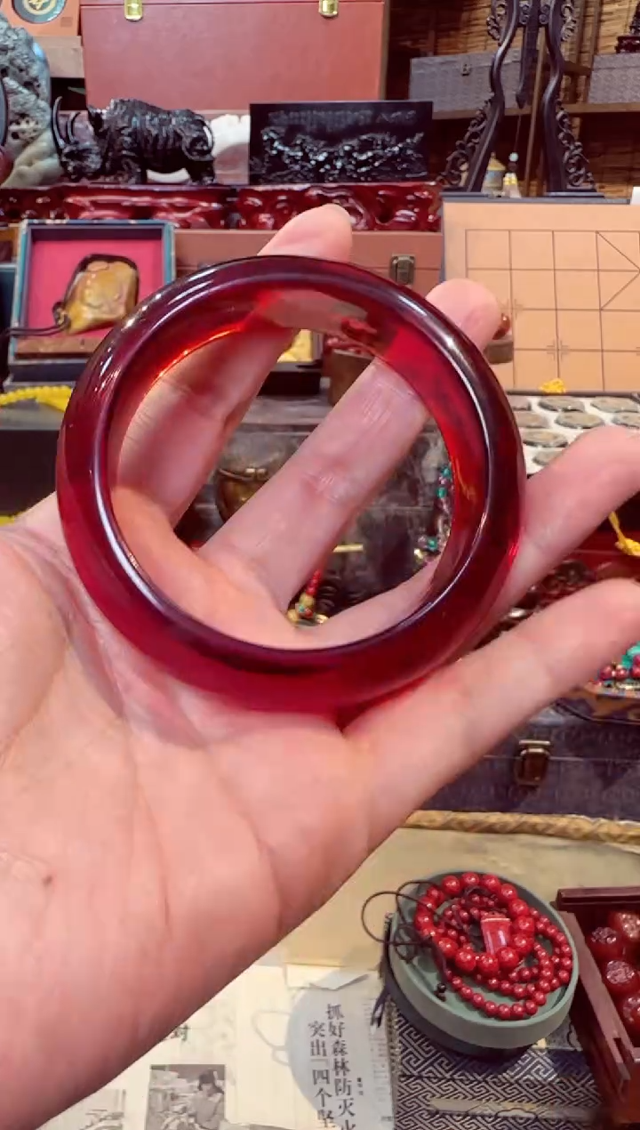 【闪购商品】血珀手镯未镶嵌