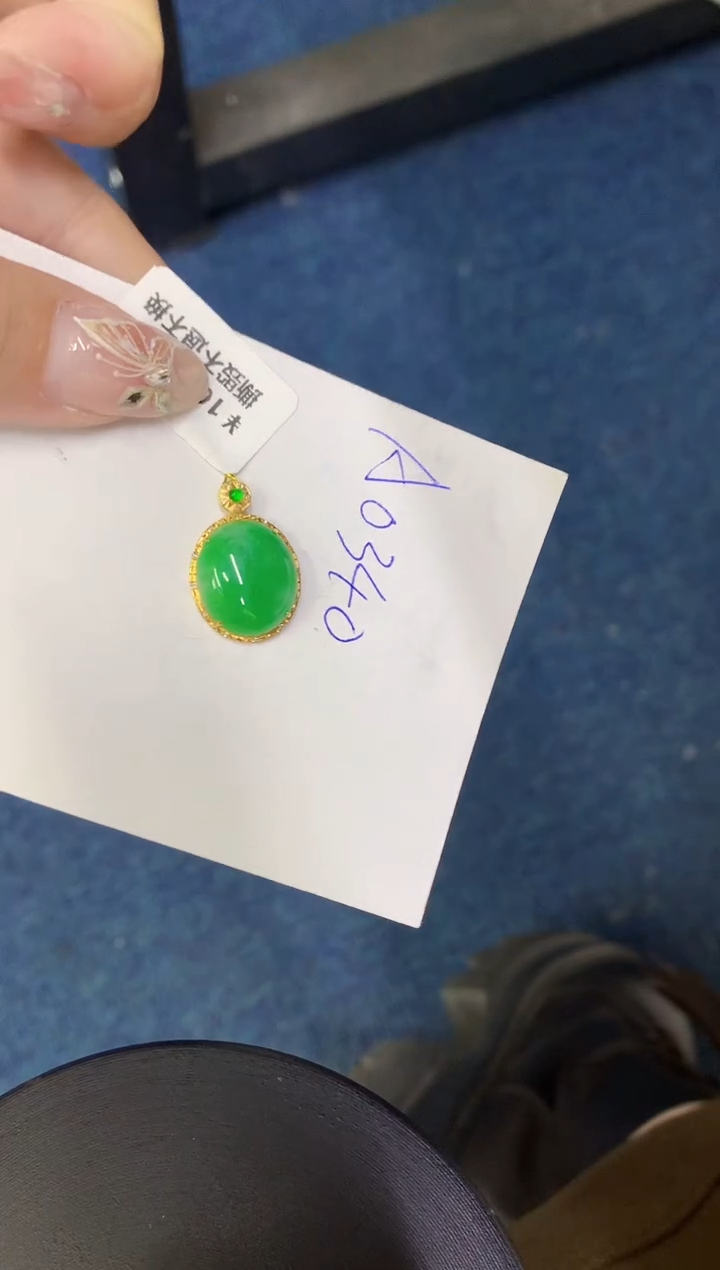 【闪购商品】翡翠颈饰18K金镶嵌0000000000