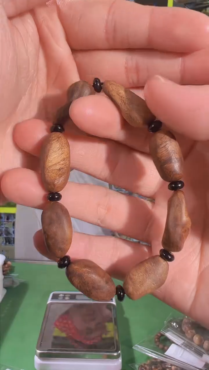 【闪购商品】沉香手串59号10克越南红土留疤多样性发一
