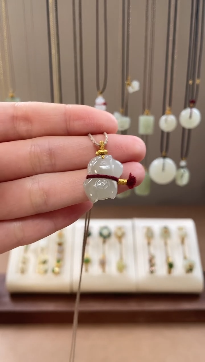 颈饰未镶嵌和田玉和田玉吊坠