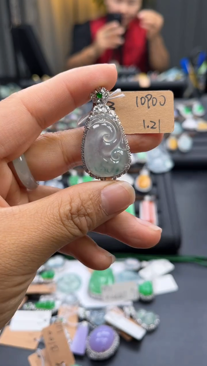 【闪购商品】翡翠吊坠(不含链)18K金镶嵌吊坠