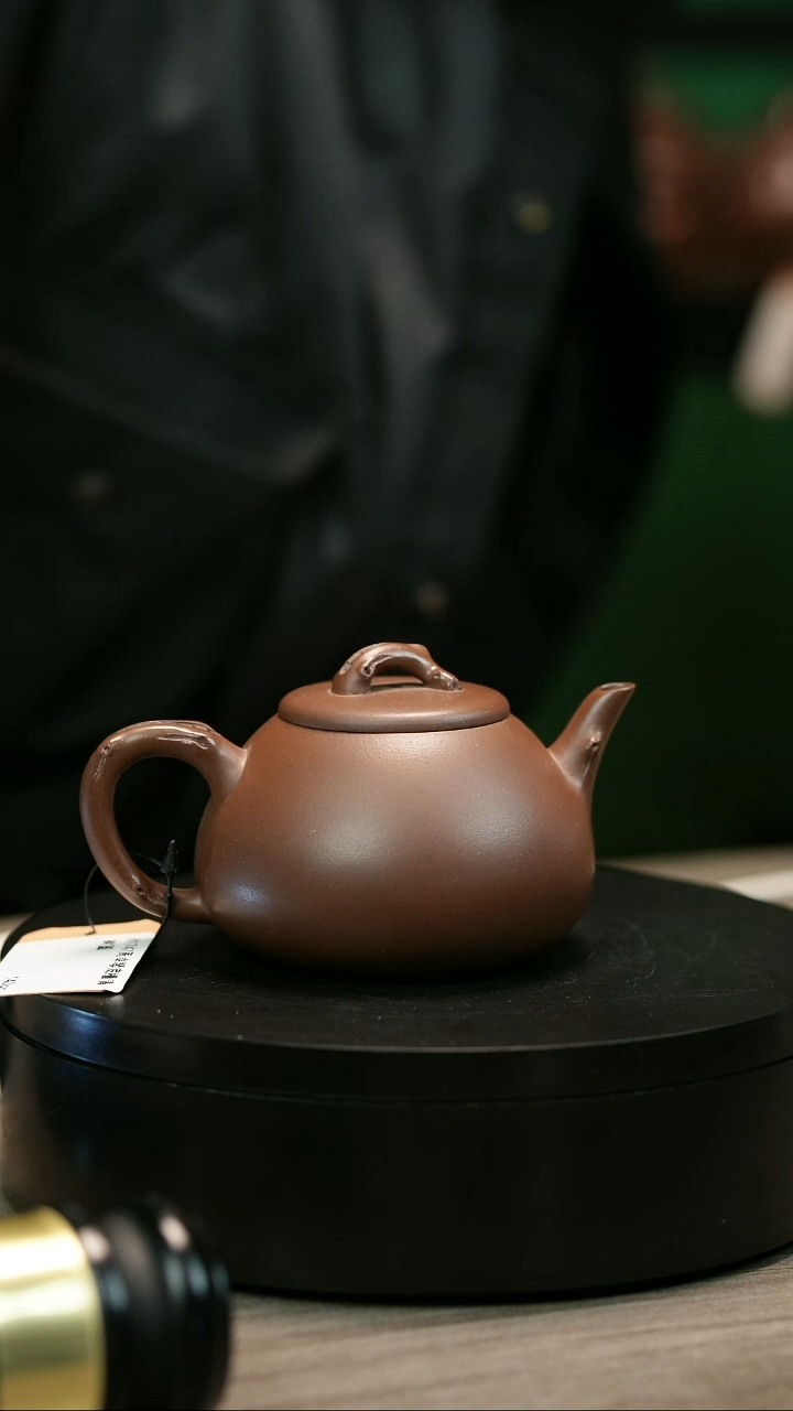 茶壶紫砂一****HH1747周卓琴底槽清树圆