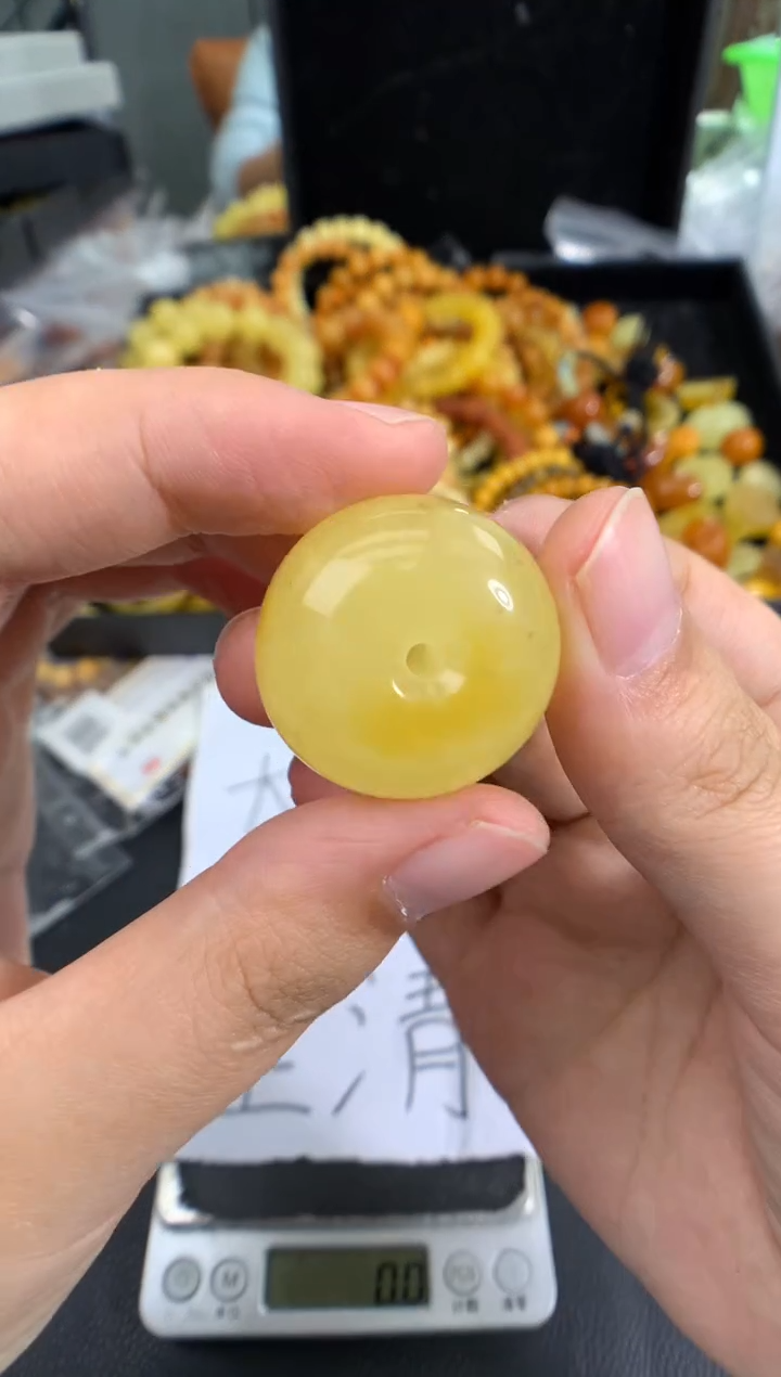 琥珀未镶嵌珠宝奇石1