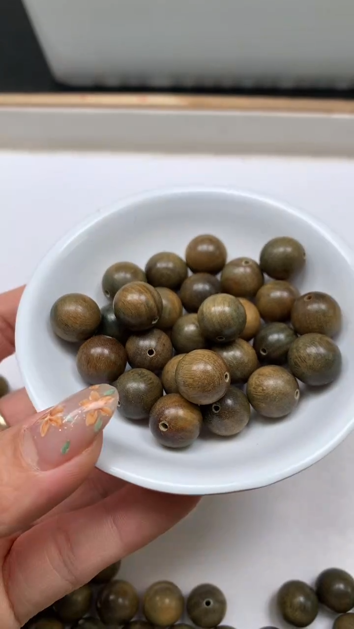 维腊木（绿檀）散珠D930 绿檀木12mm8个8元