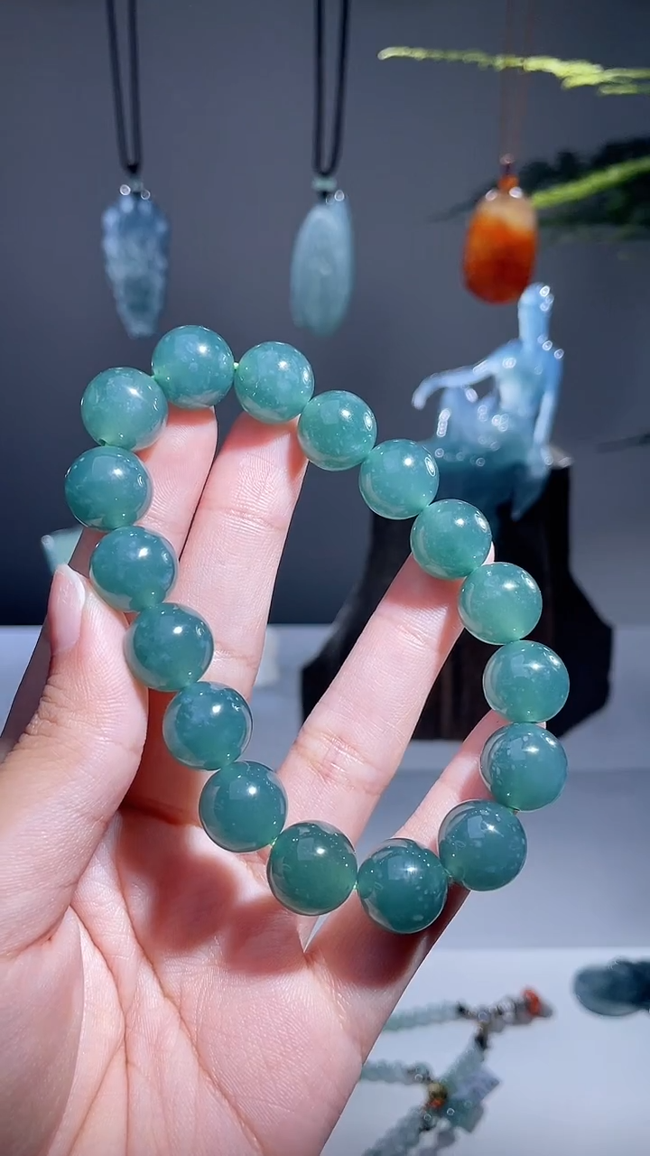 颈饰未镶嵌翡翠手串 多样性发1