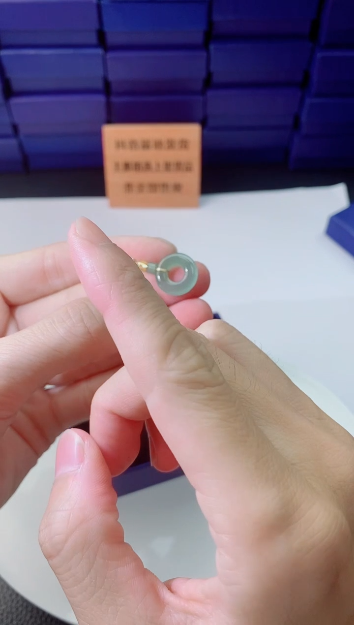 翡翠未镶嵌颈饰1111111111