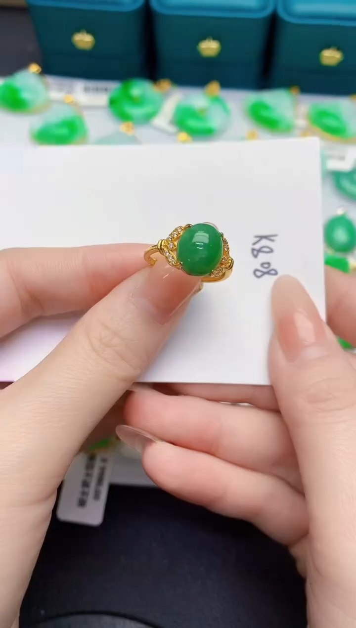 颈饰未镶嵌翡翠缅甸天然翡翠A货