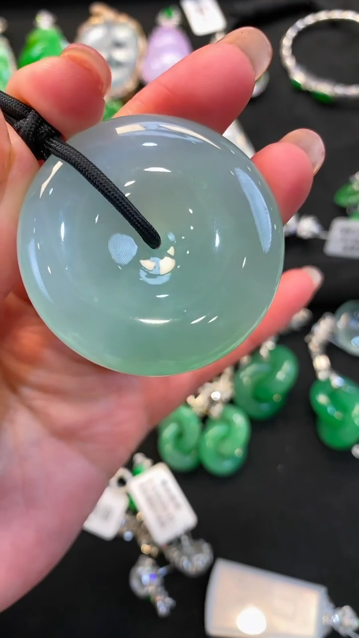 【闪购商品】翡翠吊坠(不含链)18K金镶嵌大扣子