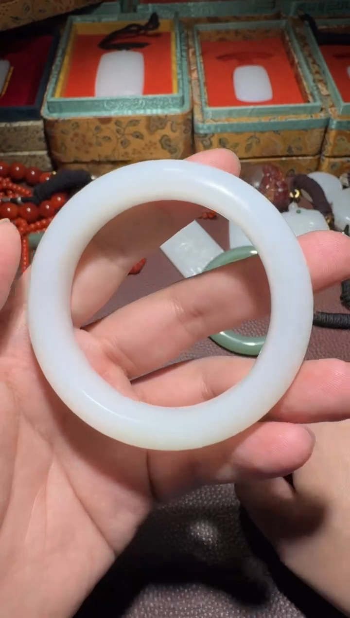 【闪购商品】和田玉手镯未镶嵌和田玉