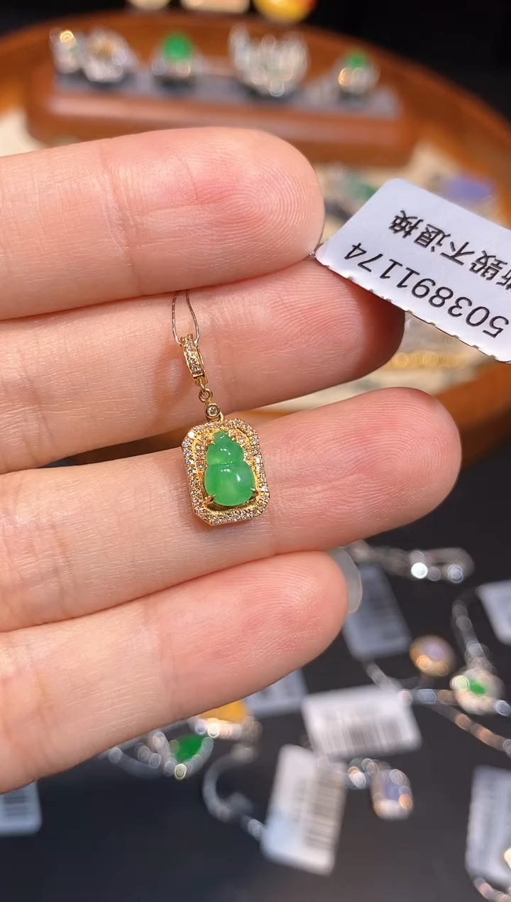 翡翠18K金镶嵌吊坠(不含链)吊坠