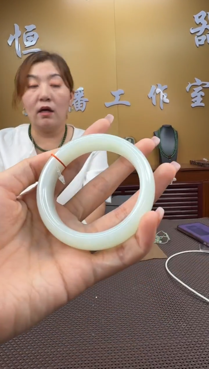 颈饰未镶嵌和田玉手镯58