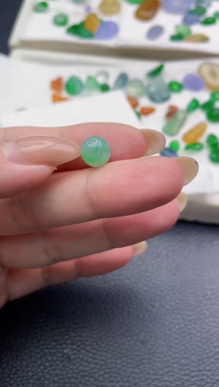 未镶嵌定制翡翠愚**解珠子